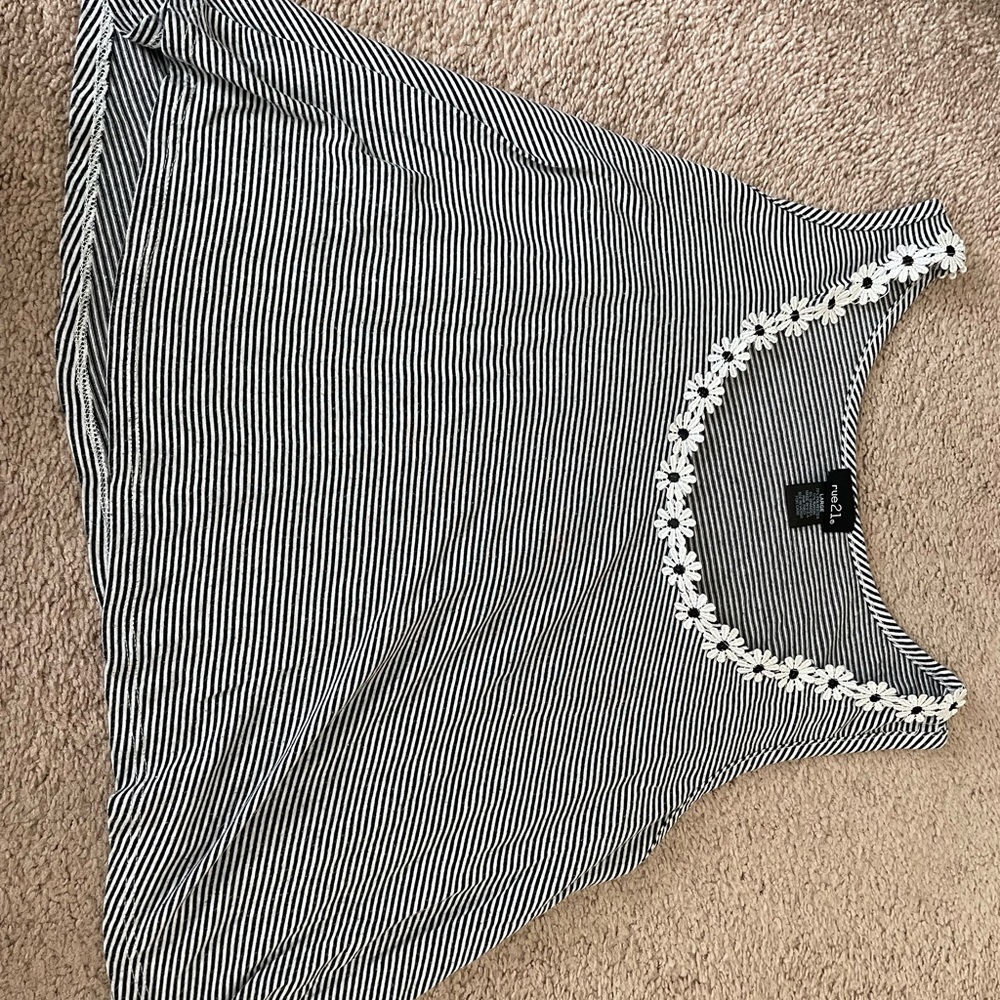 Rue 21 tank